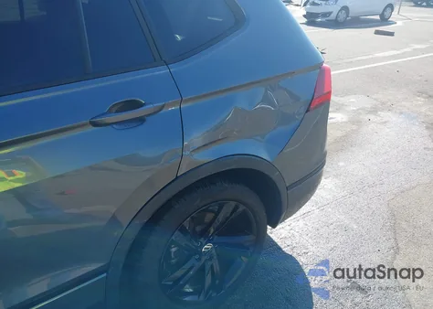 2023 Volkswagen Tiguan 2.0T Se R-Line Black z USA, uszkodzony, nr VIN 3VV8B7AXXPM013798